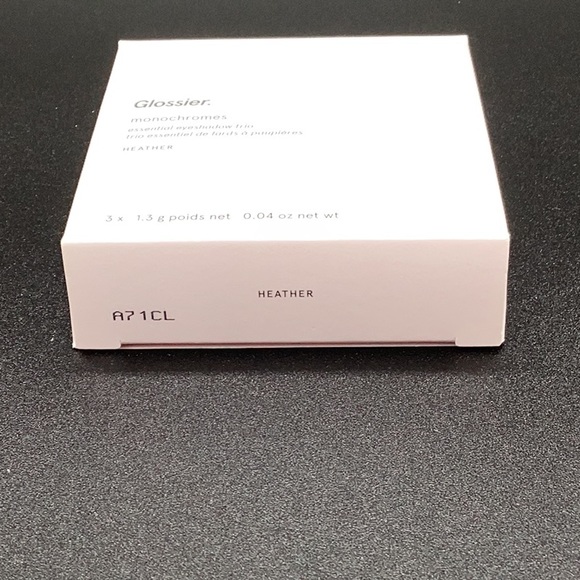 Glossier  Monochromes Eyeshadow Trio - Picture 7 of 7